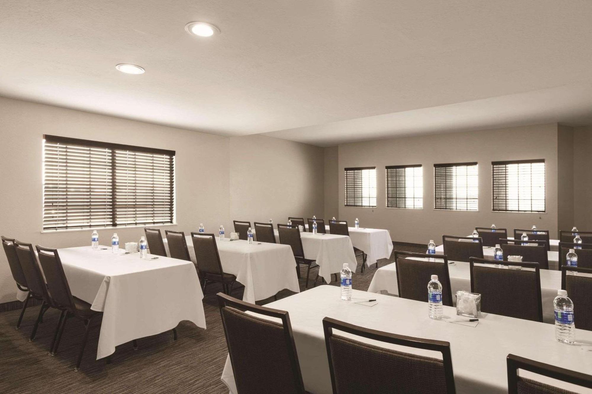 Country Inn & Suites By Radisson, Bakersfield, Ca Exteriér fotografie